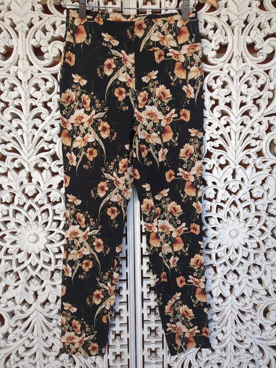 Jules & Leopold Pants - Black Stretch Pants Floral Design